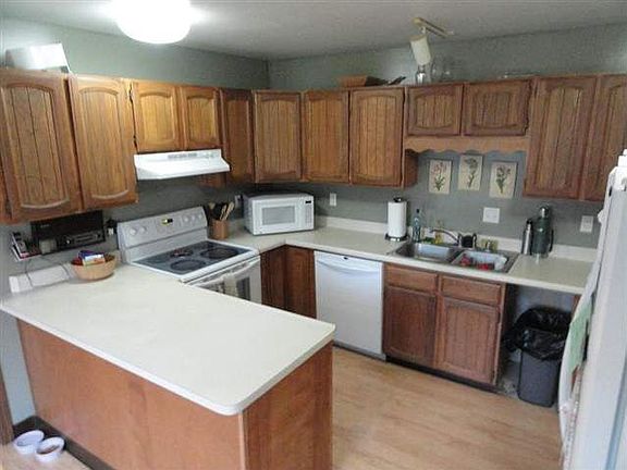 3rd image of 4870 Palo Verde Ave