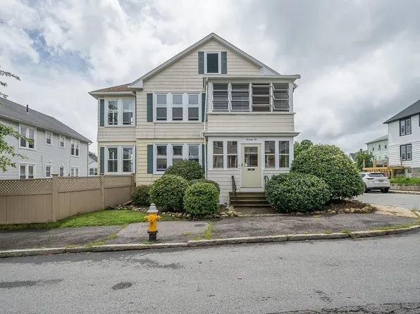 72 Upsala St, Worcester, MA 01610
