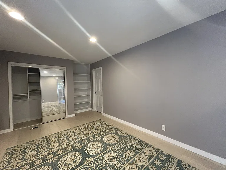 Master bedroom, oversize 22 feet in lenght