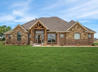 1099 Tawakoni Ln, Wills Point, TX 75169