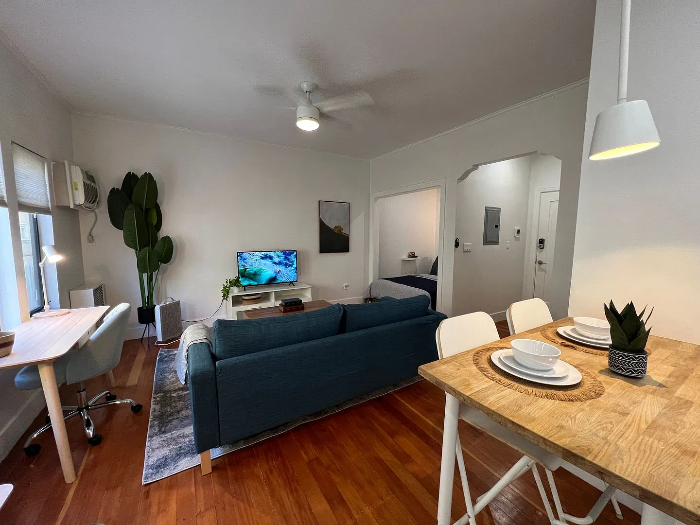 2050 Dracena Dr. — Photo 2