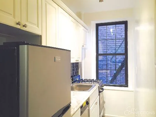 Rented by City Connections Realty | media 25