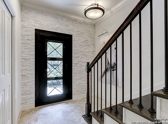 5th image of 229 E Mulberry Ave #2