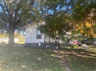 5 W Happy St, Freelandville, IN 47535