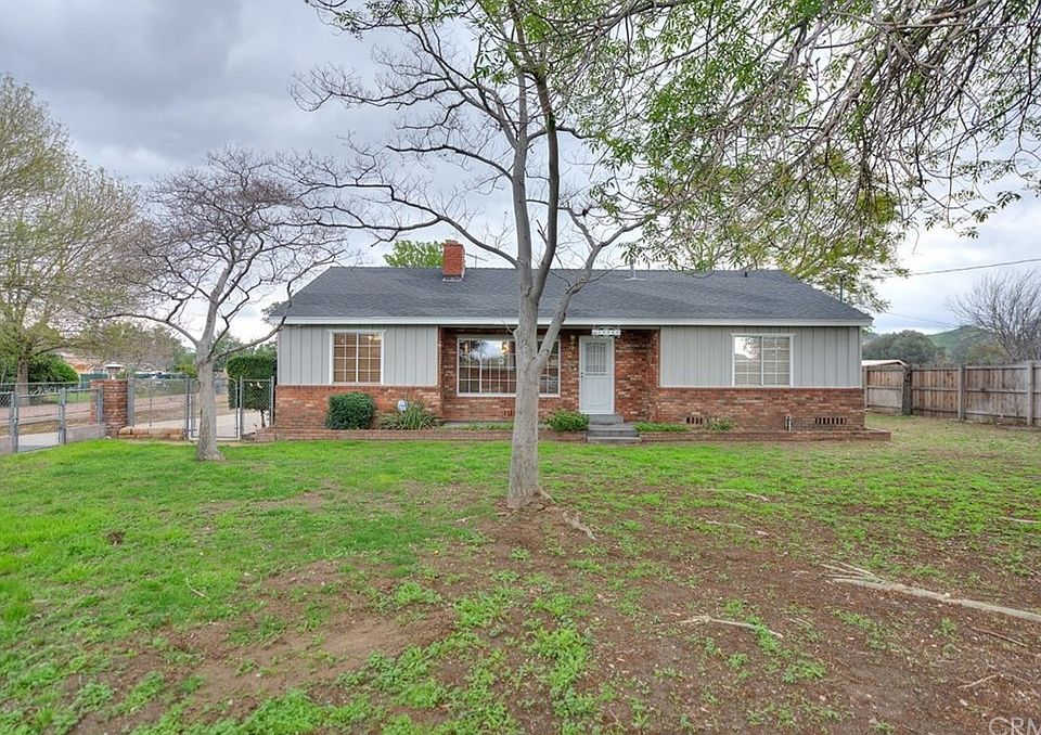 1st image of 10983 Tamarind Ave