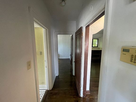 4th image of 4409 W Burleigh St #1