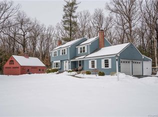 8 Lark Rd, Simsbury, CT 06070