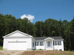 27 Looking Glass Cir, Uncasville, CT 06382