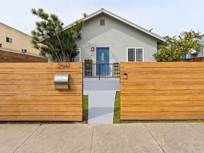 2541 Hillcrest Dr, Los Angeles, CA, 90016