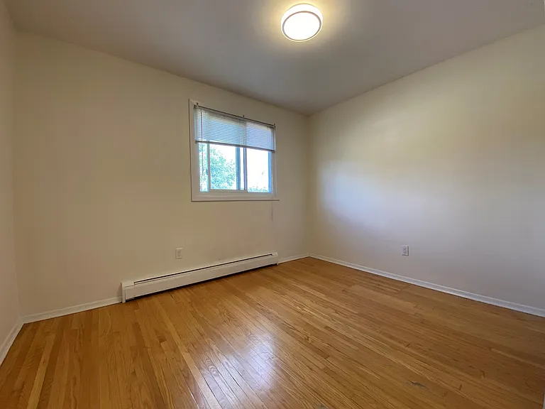 75 Harold Ave #10 — Photo 9