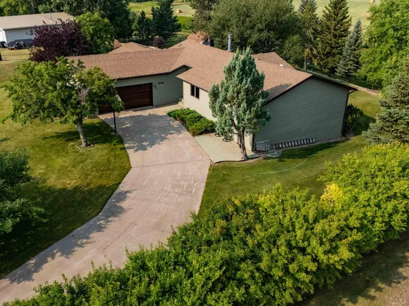 909 Antelope Dr, Hazen, ND 58545
