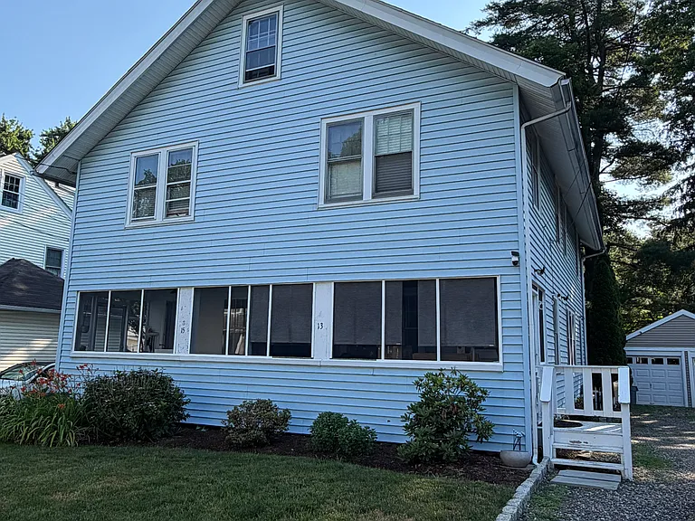 13 Park Ln — Photo 8