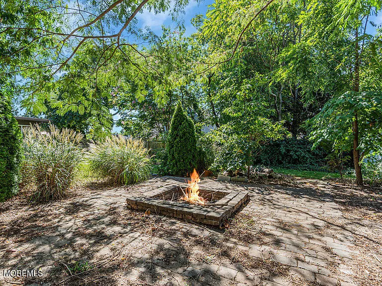 105 Longfellow Ave — Photo 32