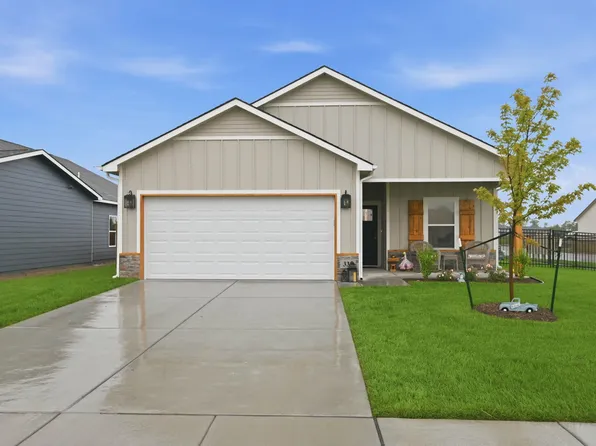337 N Woodstone St, Derby, KS 67037