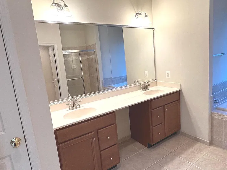 5920 Interlachen Ct — Photo 17