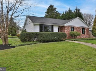 15 Crown Rd, Ewing, NJ 08638