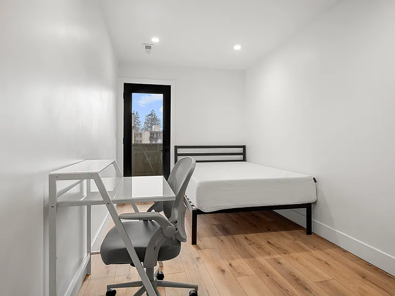 2520 Regent St #7 — Photo 8