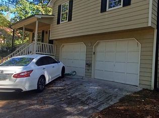 555 Browning Cir, Acworth, GA 30101