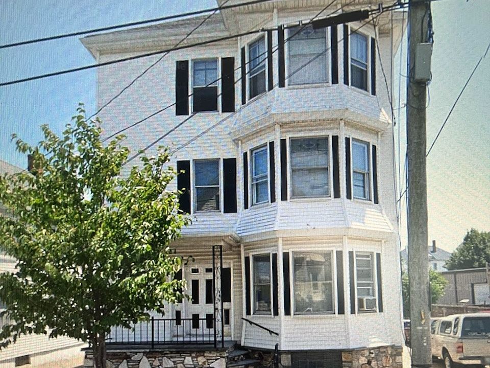 1st image of 136 Dartmouth St #3