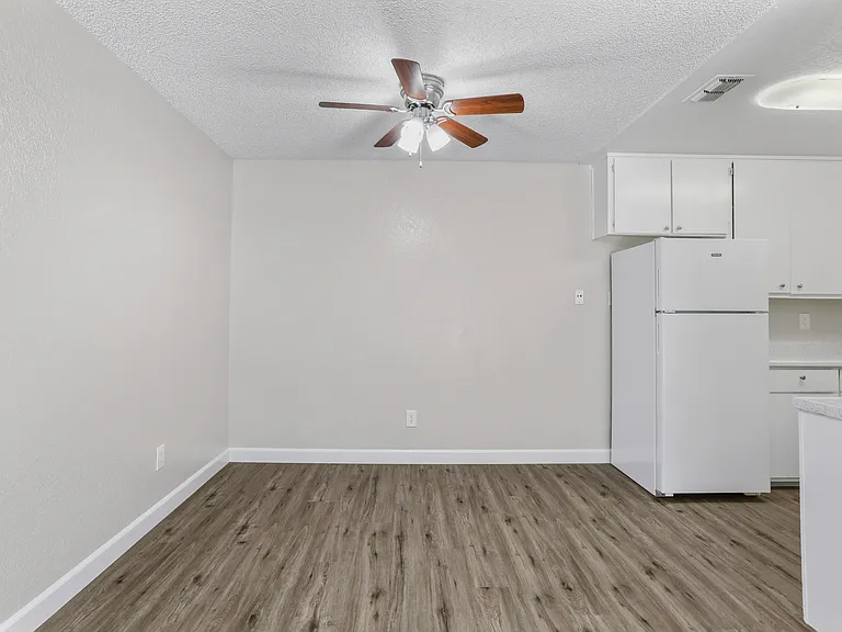 3310 Apartment Homes — Photo 124