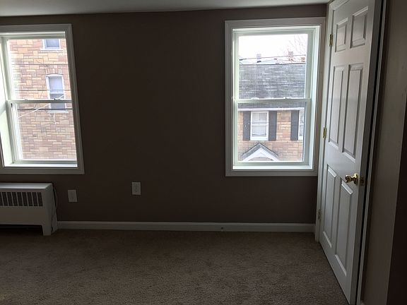 Master bedroom (2nd floor)