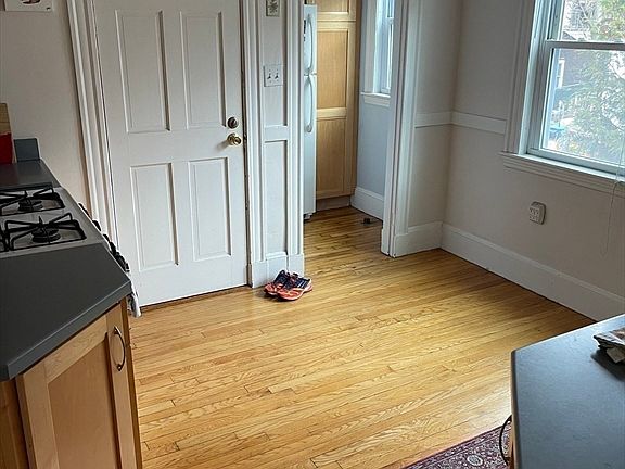 5th image of 20 Glen Rd #2