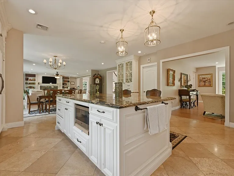 31 Cornwall Ln — Photo 22