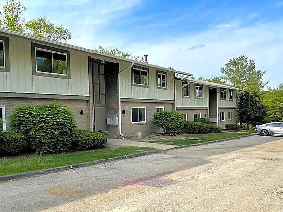 5th image of 100 Penn Pleasant Dr #10