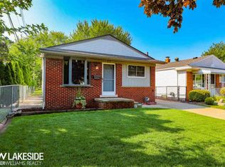 8476 Farnum Ave, Warren, MI 48093