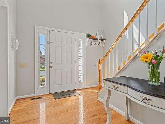 4th image of 1750 Wheyfield Dr