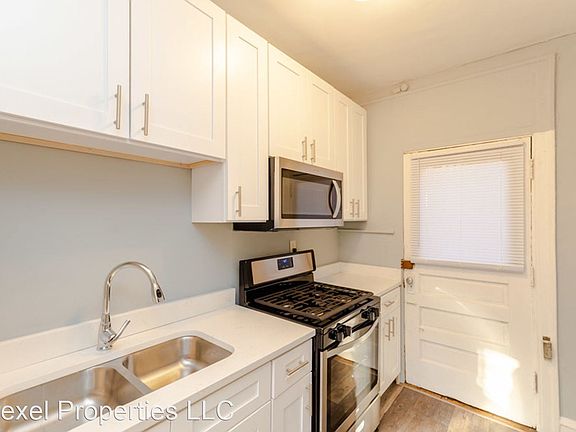 5th image of 1337 W Touhy Ave APT 2S