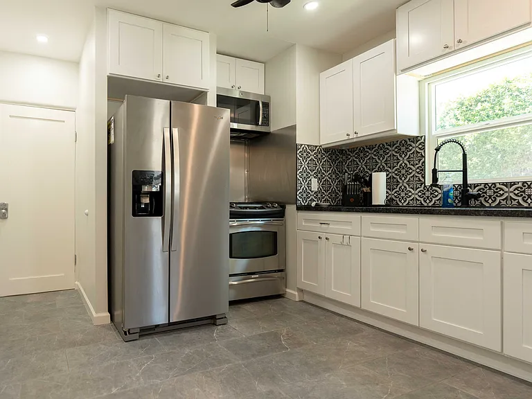 4621 Soria Dr — Photo 8