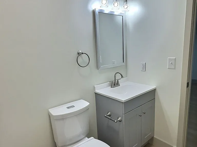 1215 N Washington St — Photo 14