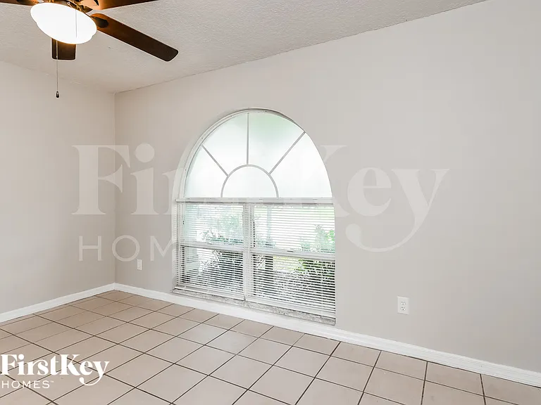 1323 Arrowhead Ct — Photo 13