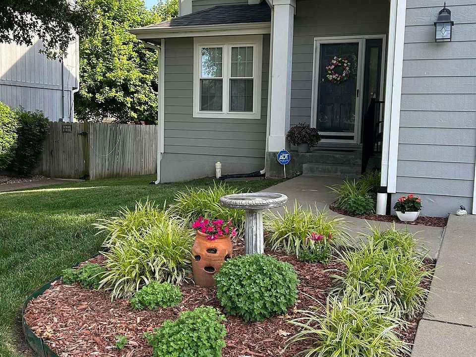 2nd image of 5647 SW 34th Pl