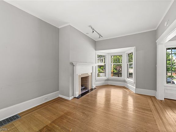 5th image of 1339 Edanola Ave