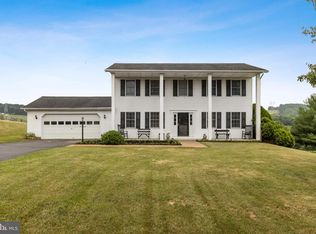 2251 Garrett Rd, Hanover, PA 17331