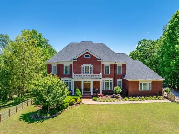 568 Barron Dr, Commerce, GA 30529