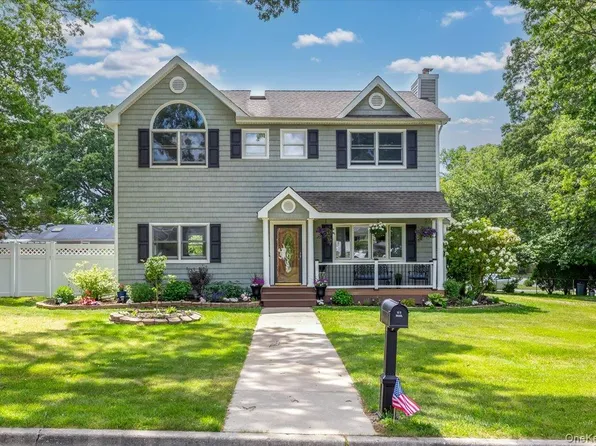 88 Orienta Avenue, Lake Grove, NY 11755