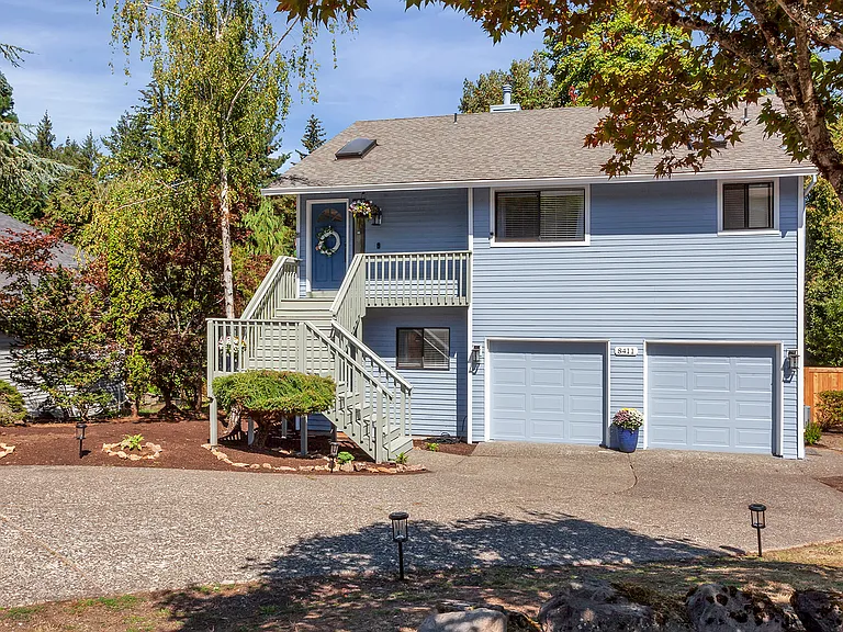 SE Clatsop Ct — Photo 2