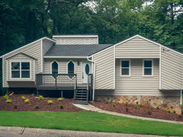 148 Lester Woods Ct, Lawrenceville, GA 30044