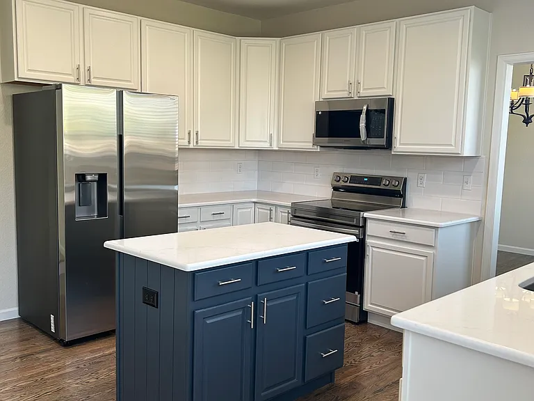 New Appliances and Quartz Countertops