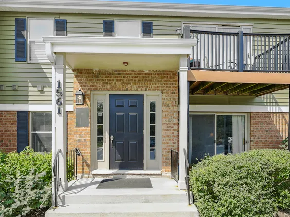 1561 Raymond Dr APT 104, Naperville, IL 60563