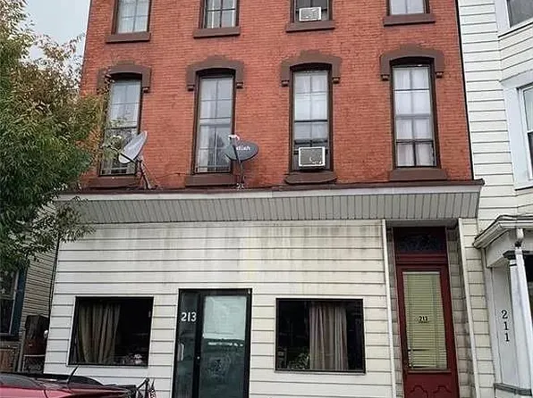 213 W Broad St, Tamaqua, PA 18252