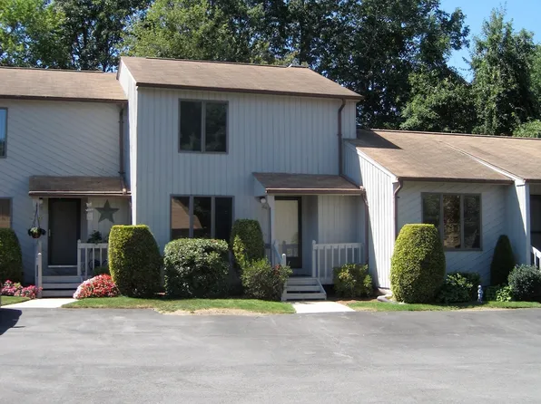 64 Kristee Cir, West Warwick, RI 02893