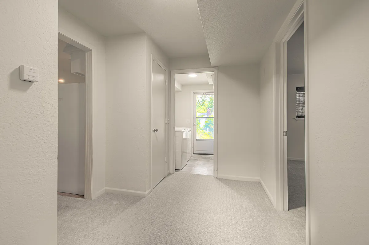 Building Photo - W 86th St