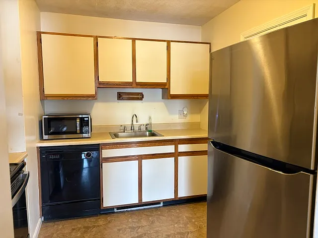 200 Manville Hill Rd — Photo 2