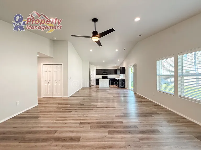 4918 Endicott Dr — Photo 12