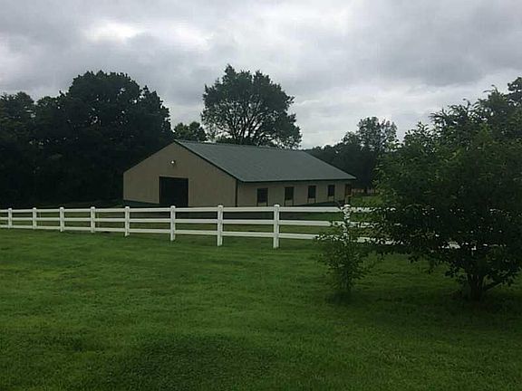4th image of 8944 Equestrian Dr