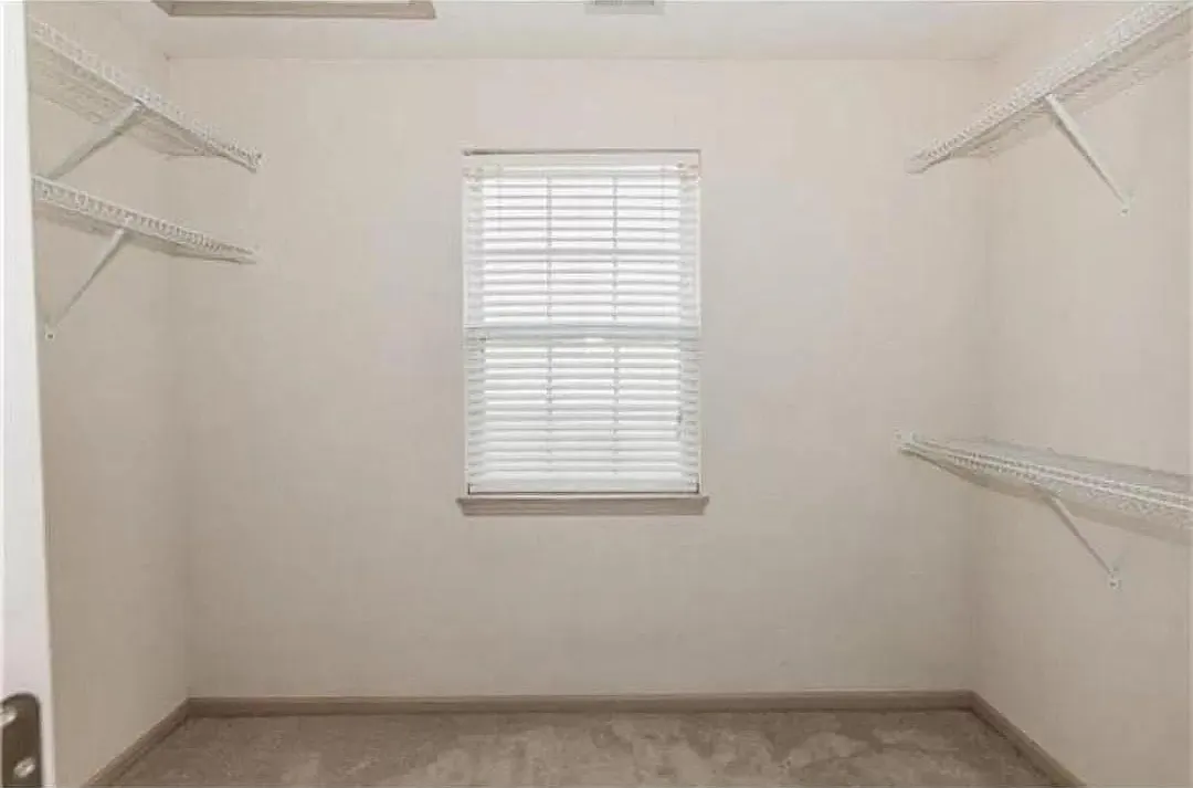 3 bed, 1500 sqft, $1,957 — Photo 4